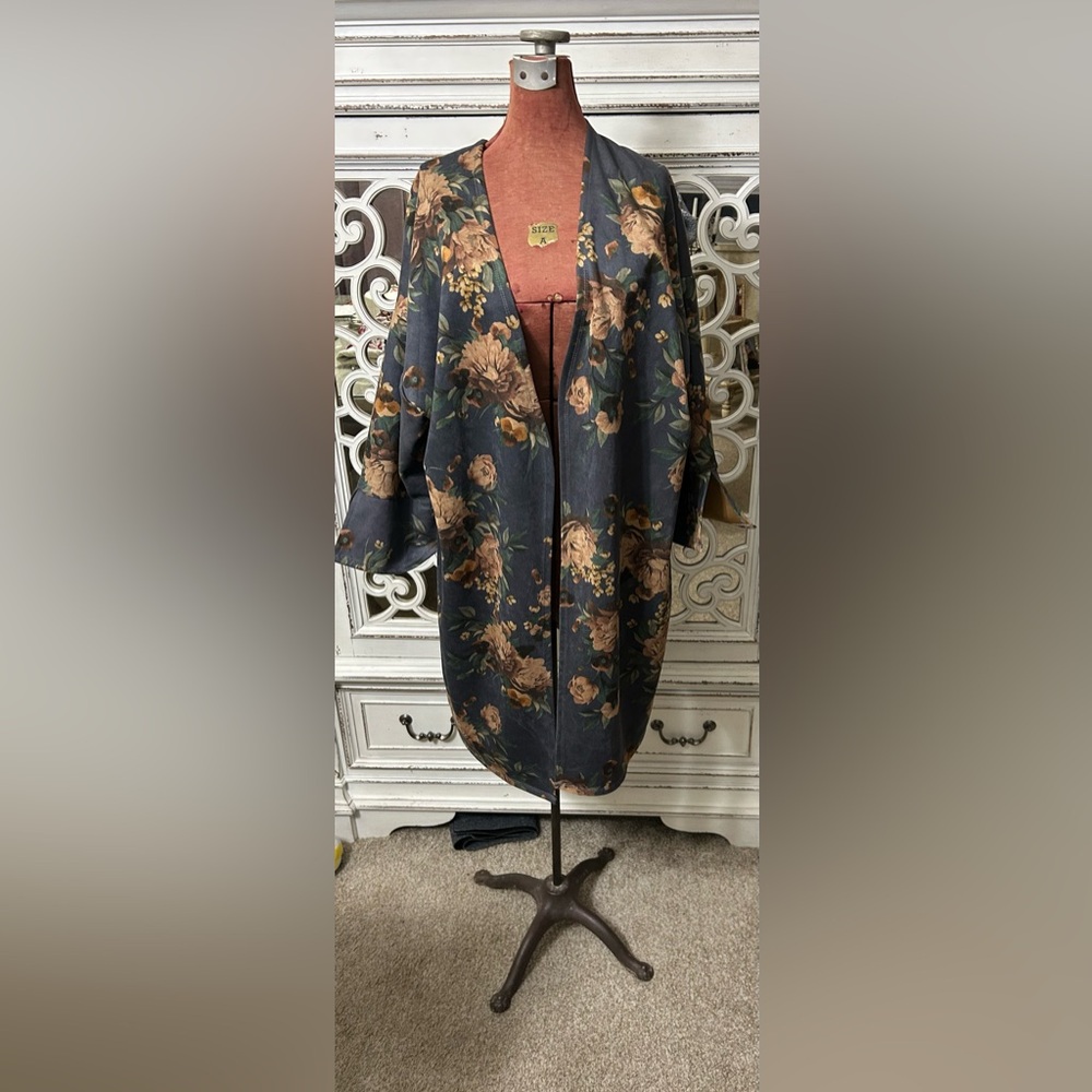 Gray Floral Kimono Cardigan (OS)